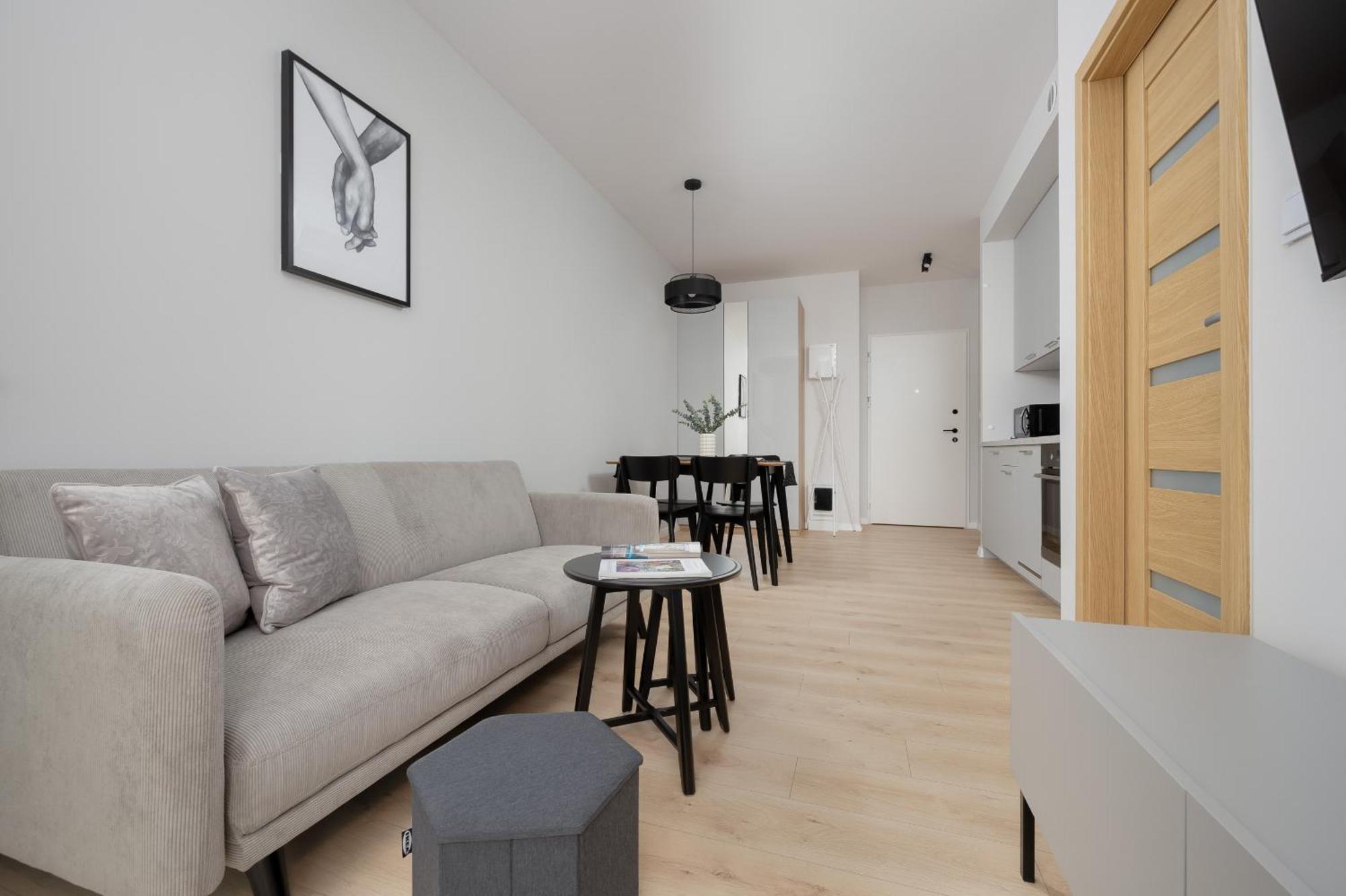 Stylish Apartments With Parking By Noclegi Renters Варшава Экстерьер фото