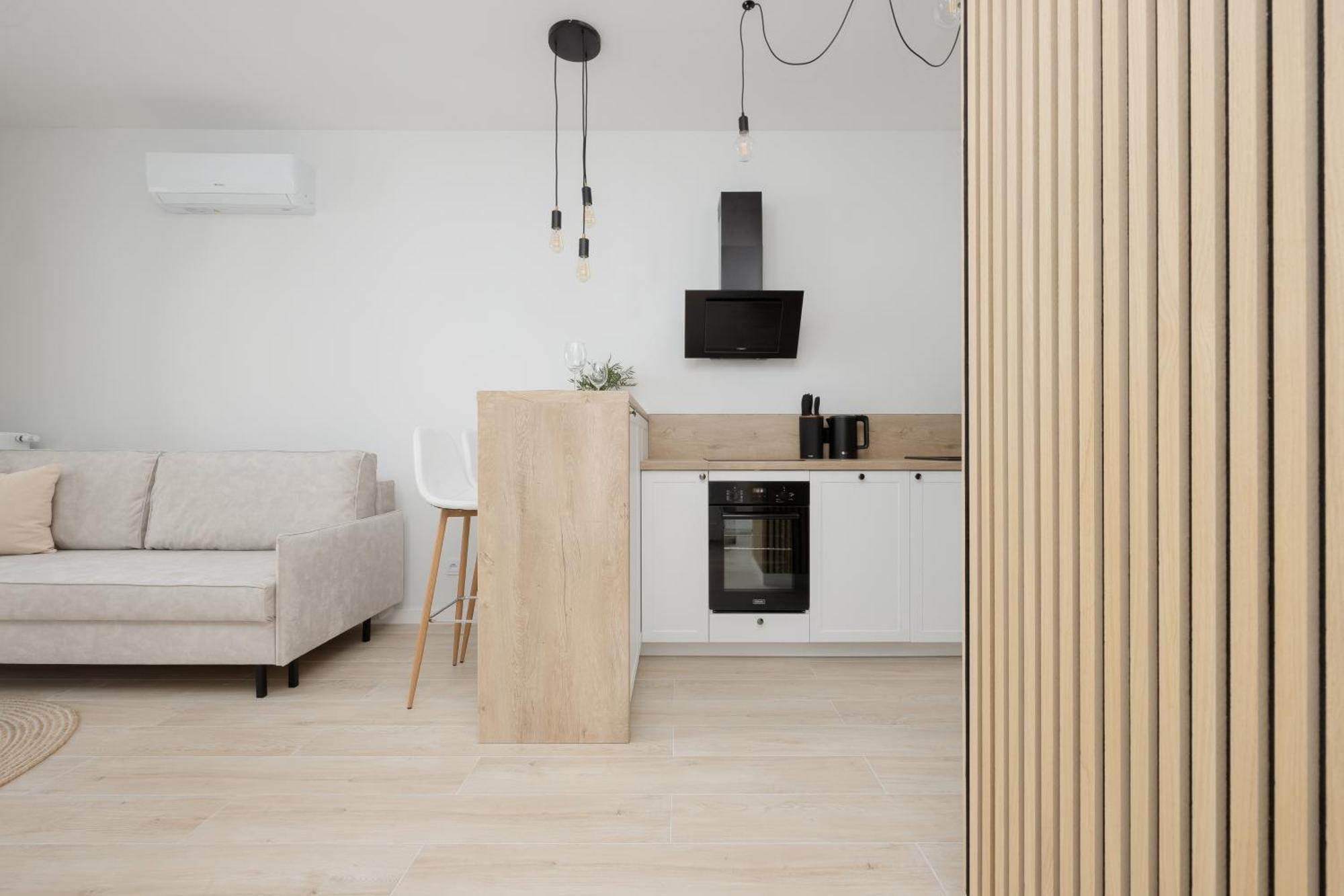 Stylish Apartments With Parking By Noclegi Renters Варшава Экстерьер фото