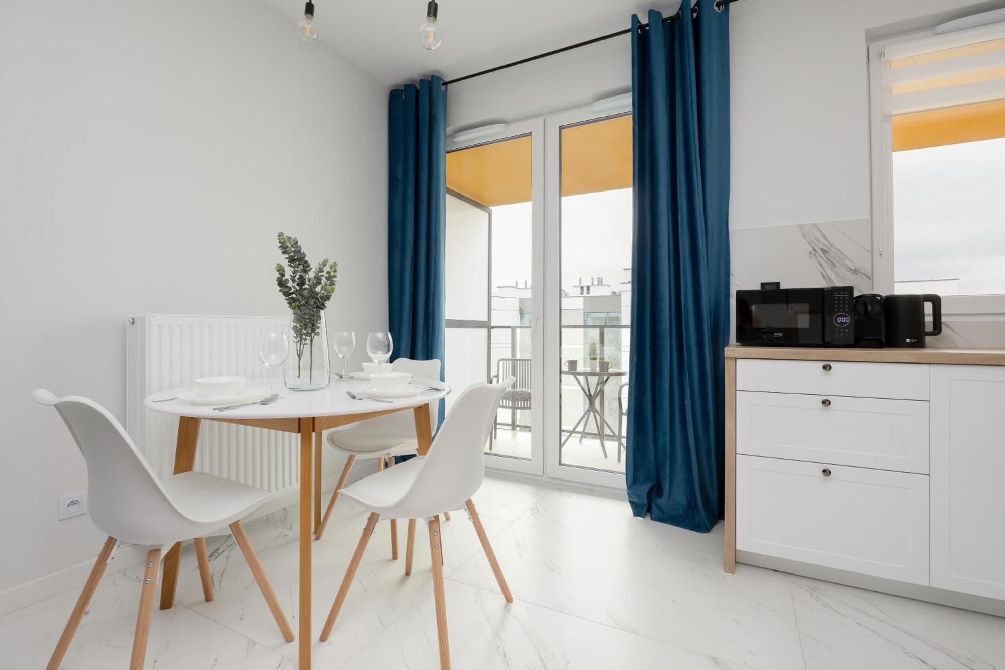 Stylish Apartments With Parking By Noclegi Renters Варшава Экстерьер фото