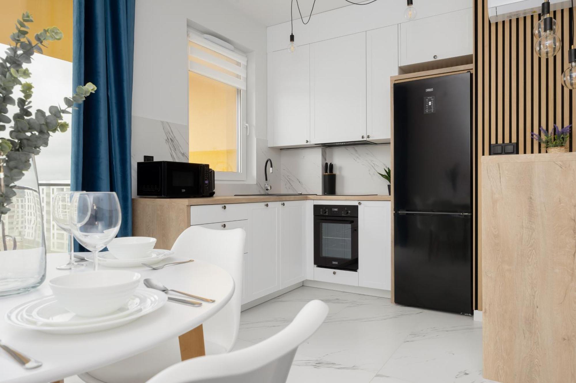 Stylish Apartments With Parking By Noclegi Renters Варшава Экстерьер фото